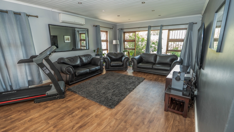 4 Bedroom Property for Sale in De La Haye Western Cape